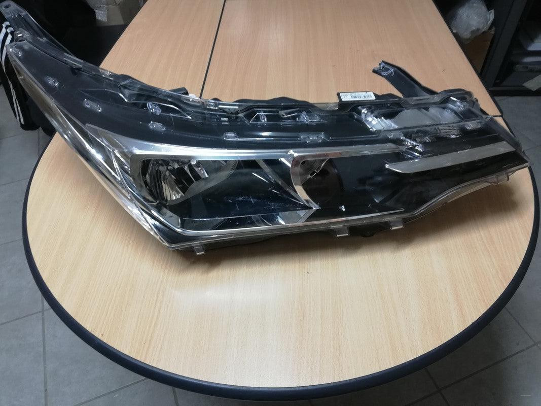 Used Headlight (Right Side) - Toyota Corolla quest
